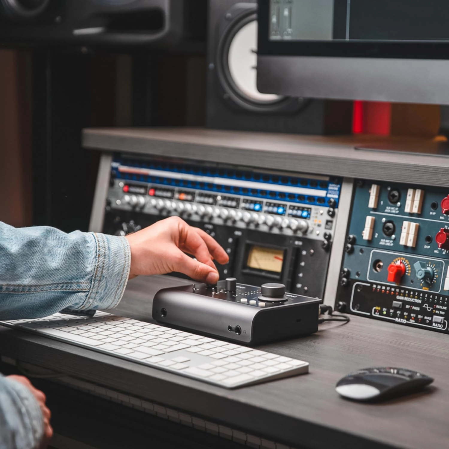 Audient Audio Interface iD14 MKII, 2 Class-A Microphone Preamps (High Performance USB Audio Interface, USB-C Connector, Monitor Mix and Monitor Panning Function, 2 Headphone Outputs), Black