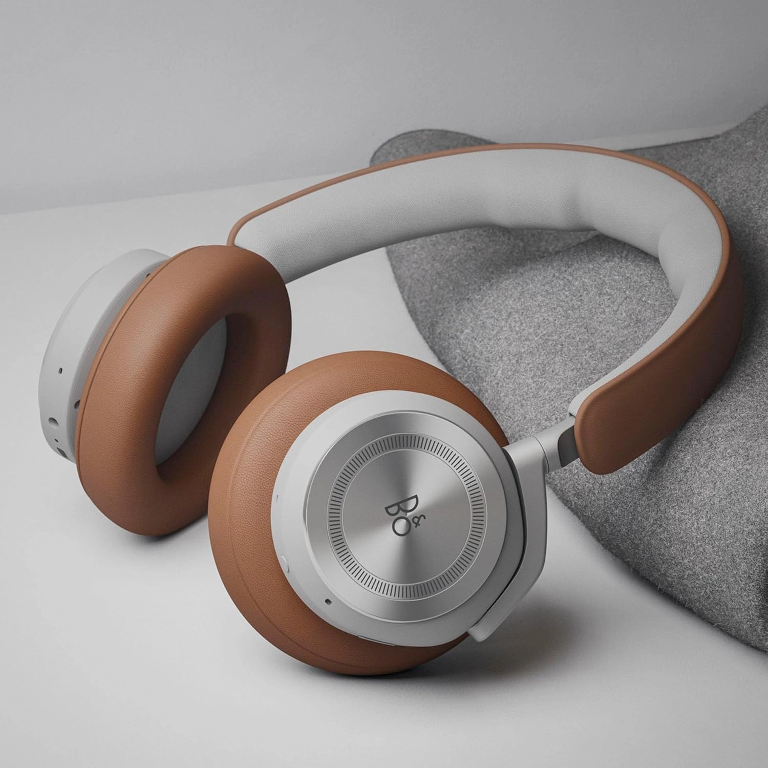 Bang & Olufsen Beoplay HX  Comfortable Wireless ANC Over-Ear Headphones - Timber