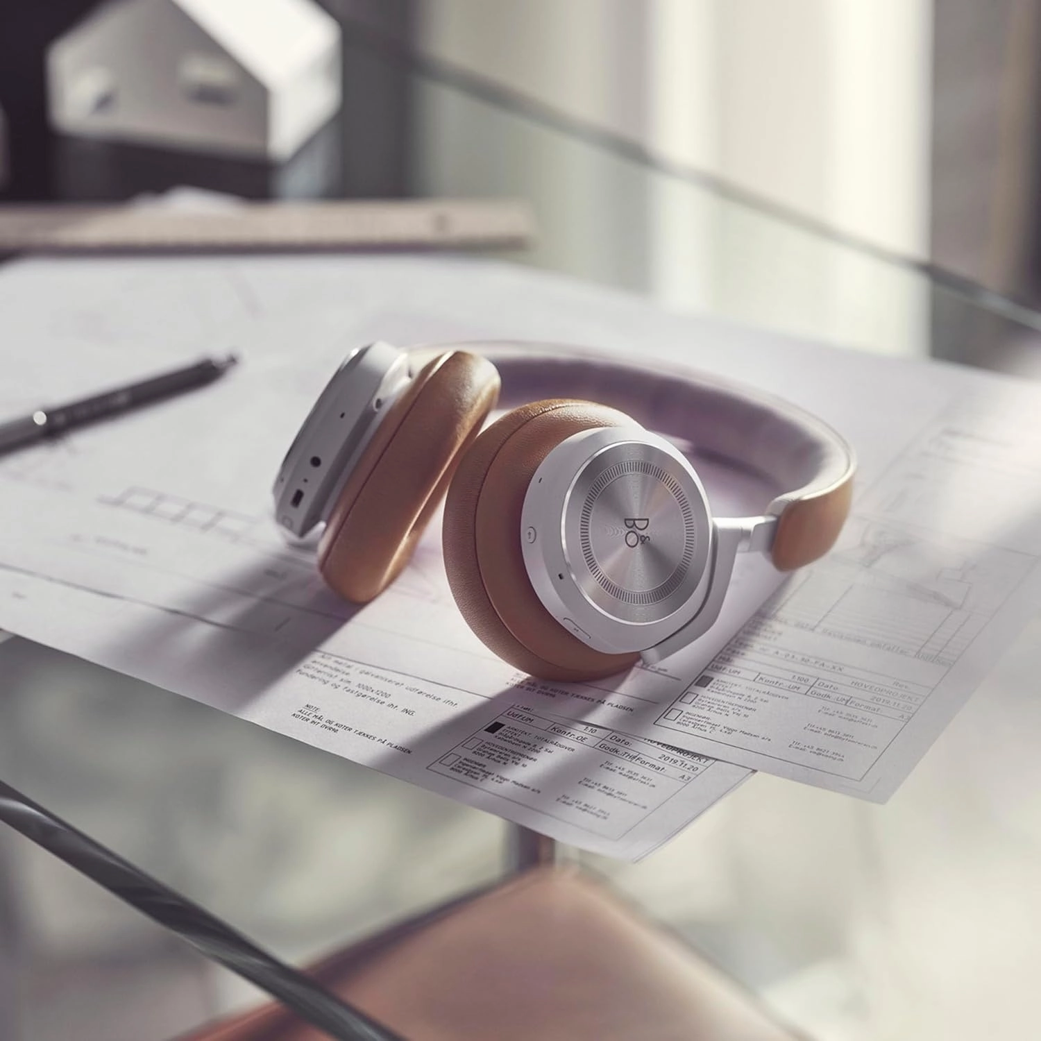 Bang & Olufsen Beoplay HX  Comfortable Wireless ANC Over-Ear Headphones - Timber