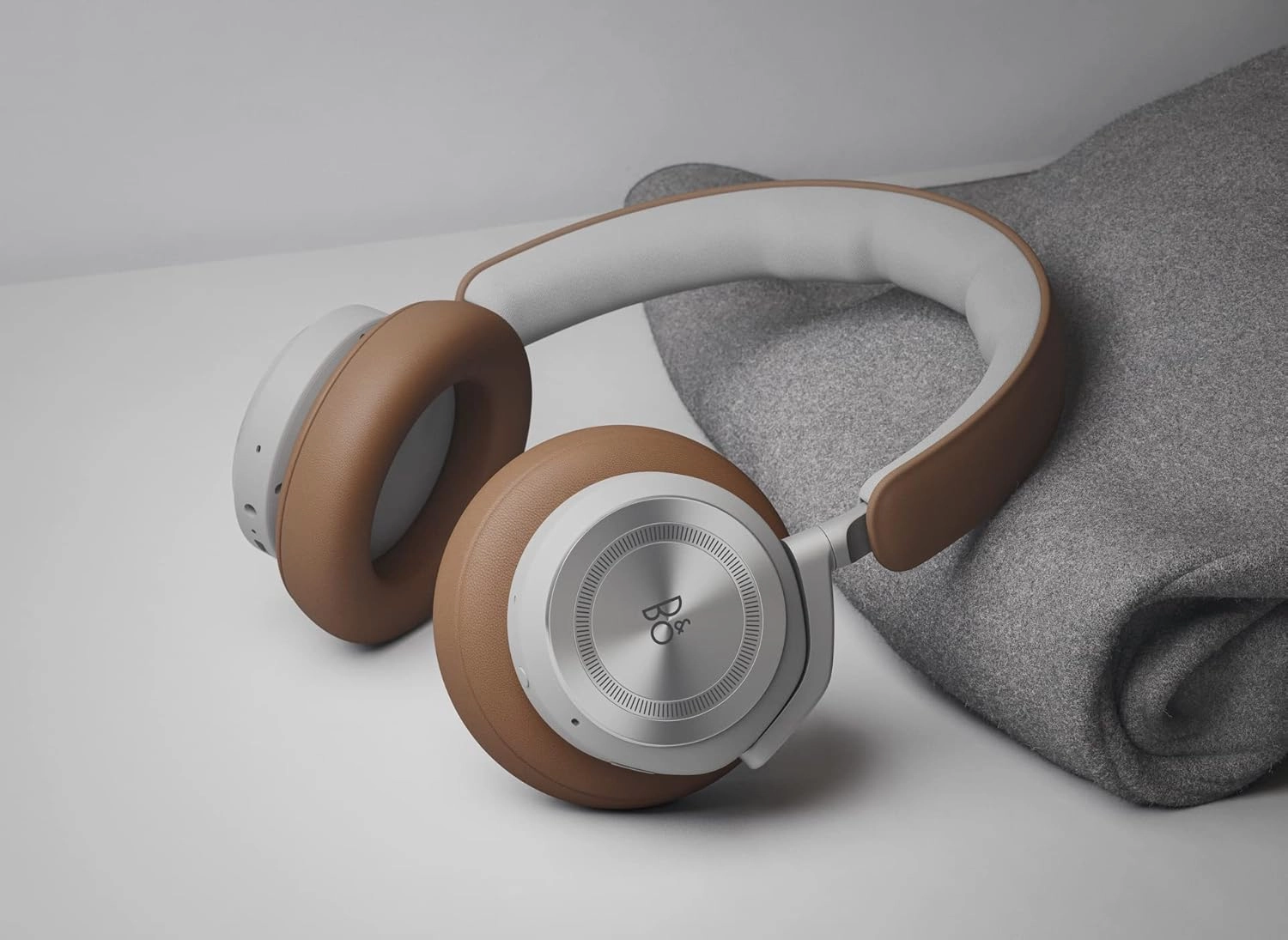Bang & Olufsen Beoplay HX  Comfortable Wireless ANC Over-Ear Headphones - Timber