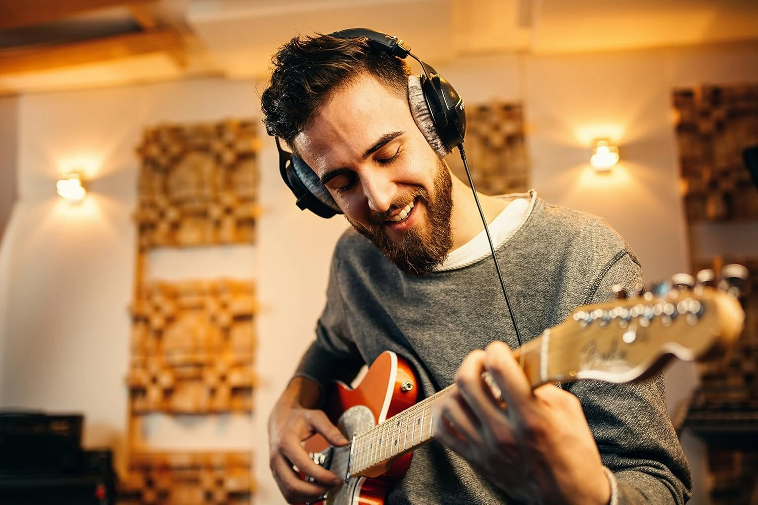 beyerdynamic DT 770 PRO 80 Ohm Studio Headphone (Renewed)