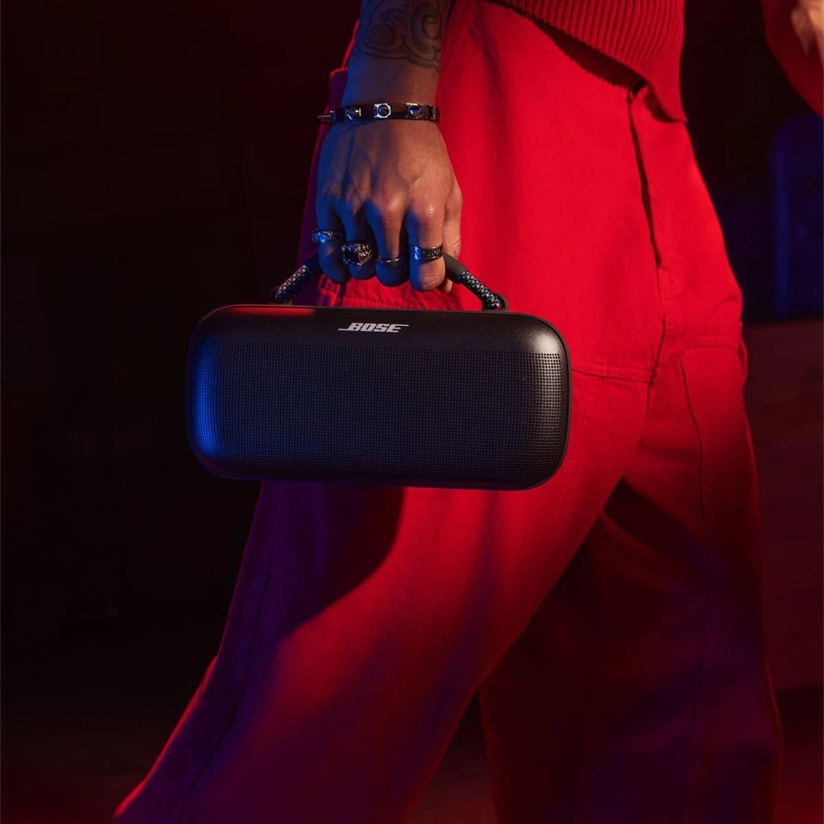 Bose SoundLink Max Portable Speaker, Large IP67 Waterproof Bluetooth Speaker, Up to 20 Hours of Playtime, USB-C, Built-in 3.5mm AUX Input, Black