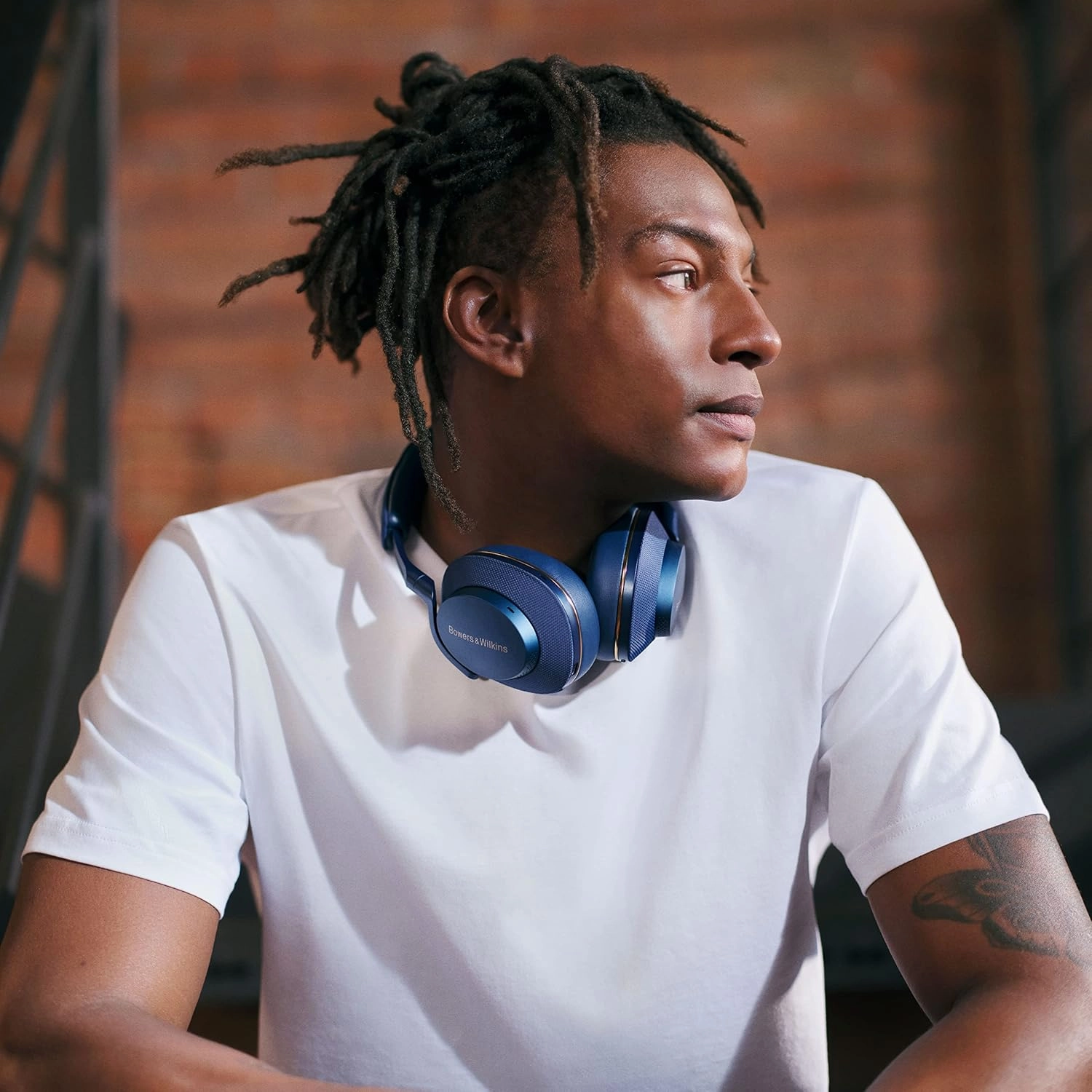 Bowers & Wilkins Px7 S2 Over-Ear Headphones - Advanced Noise Cancellation, Technical Fabrics, 30-Hour Battery Life, 15-Min Quick Charging, Blue