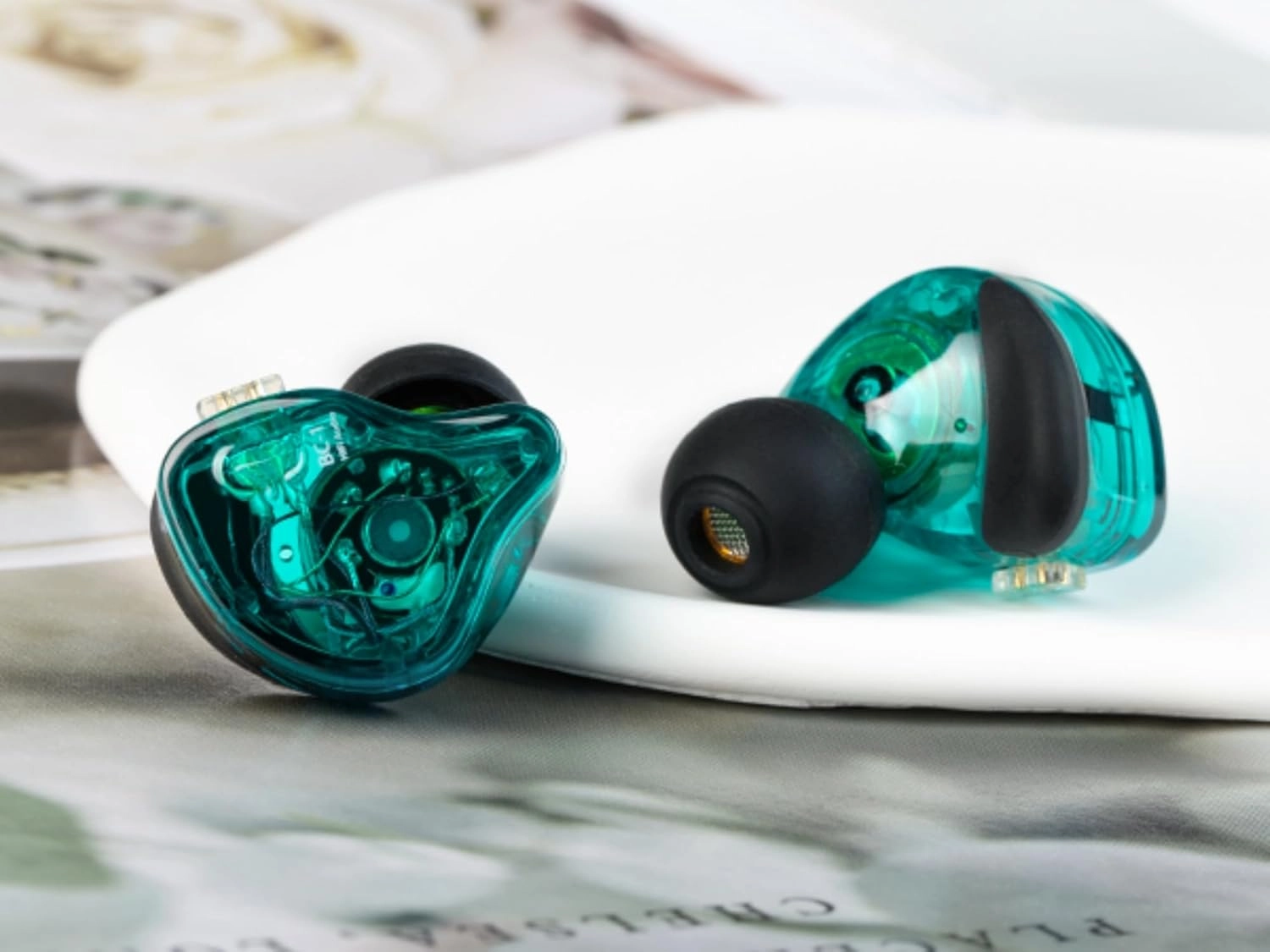 CCZ Melody inear Earphones Wired Gaming Earbuds 1DD 1BA Hybrid Drivers in-Ear Headphones iem Earbuds HIFI Bass with Ear fins, 4N OFC Cable for Drum, Studio, Editing, pc, Gaming (Green, without mic)