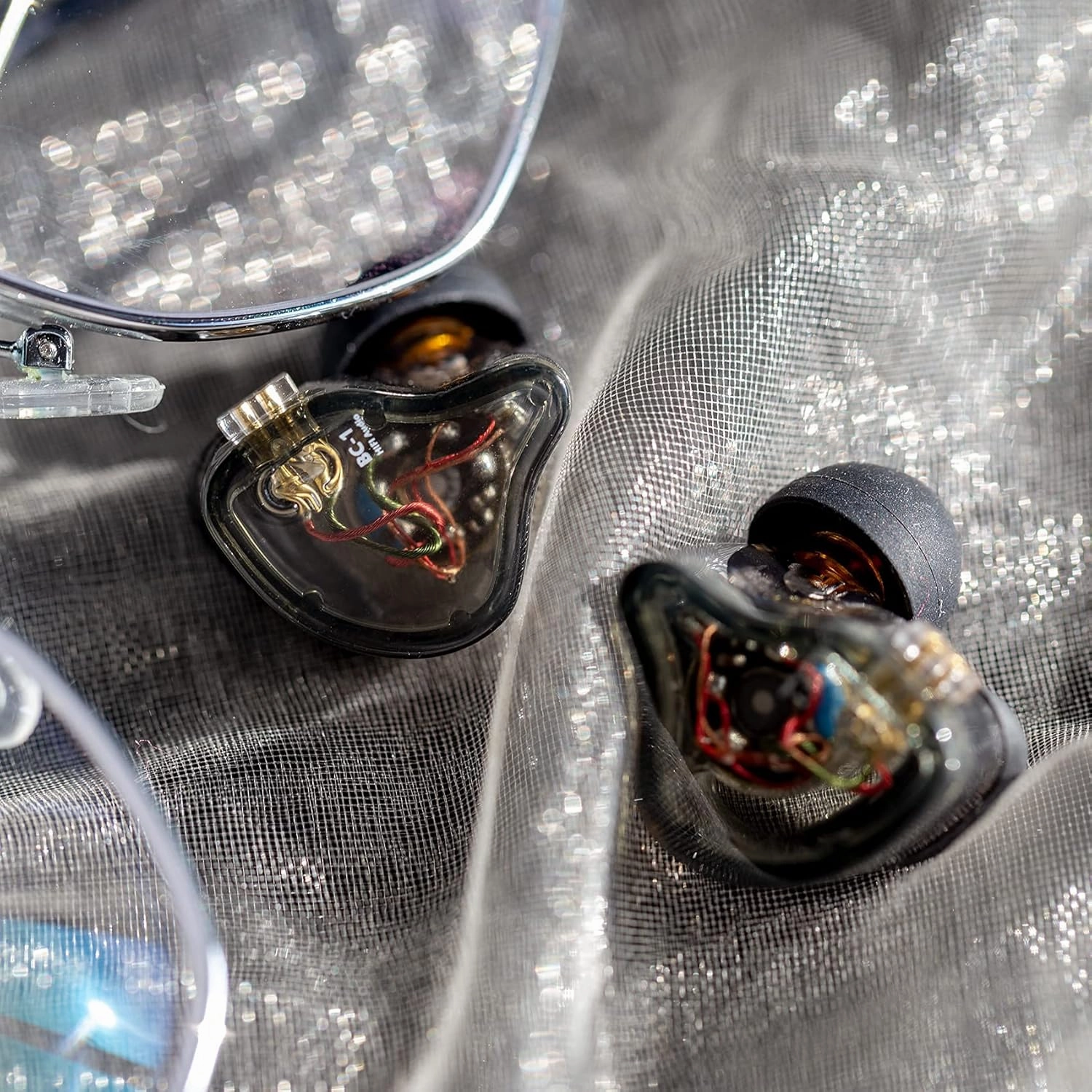 CCZ Yinyoo Melody in Ear Monitors Earphones Headphones Wired Earbuds without Microphone IEM HIFI Bass with 1DD 1BA, Ear fins, 4N OFC Cable for Musicians, Singer, on Stage, Studio (no mic, clear black)