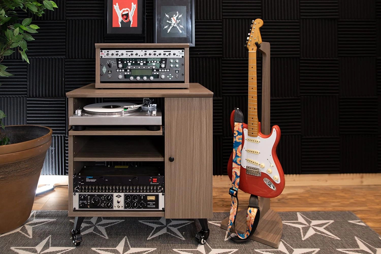 Gator Frameworks Elite Furniture Series 4U Wood Desktop Studio Rack in Natural Maple Finish (GFW-ELITERK-4U-MPL)