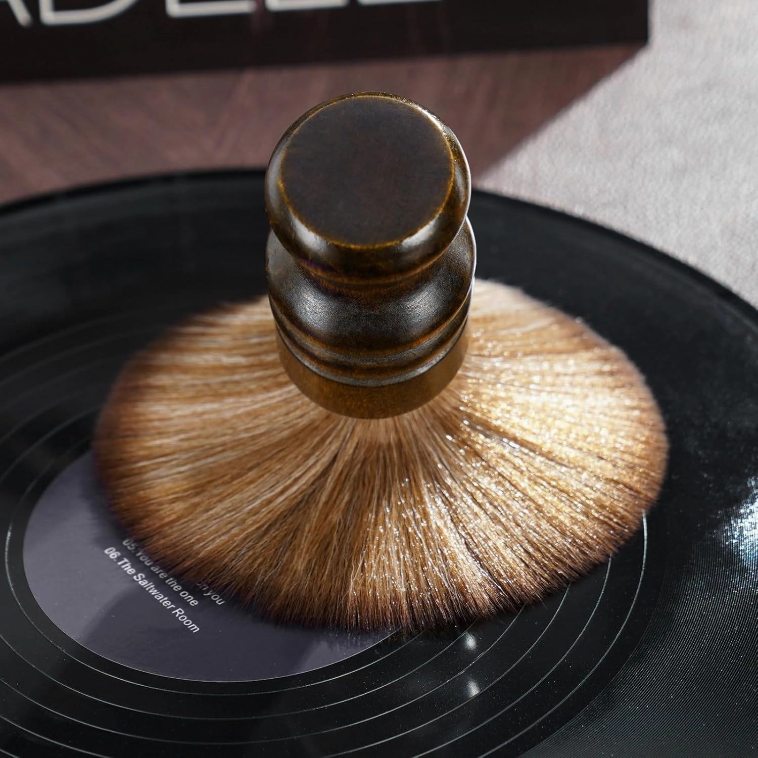 NiHome Vinyl Record Cleaning Brush, Anti-Static Soft LP Record Cleaner, Vinyl Dust Remover Brush with Ultra-Fine Fiber Bristles, Safe for Vinyl LP CD Album Care, Retro Design with Beech Wood Handle