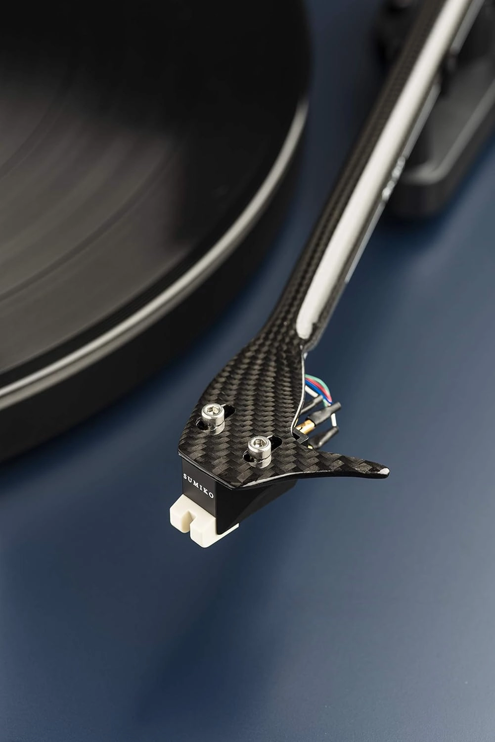 Pro-Ject Debut Carbon EVO, Audiophile Turntable with Carbon Fiber tonearm, Electronic Speed Selection and pre-Mounted Sumiko Rainier Phono Cartridge (Satin Black)