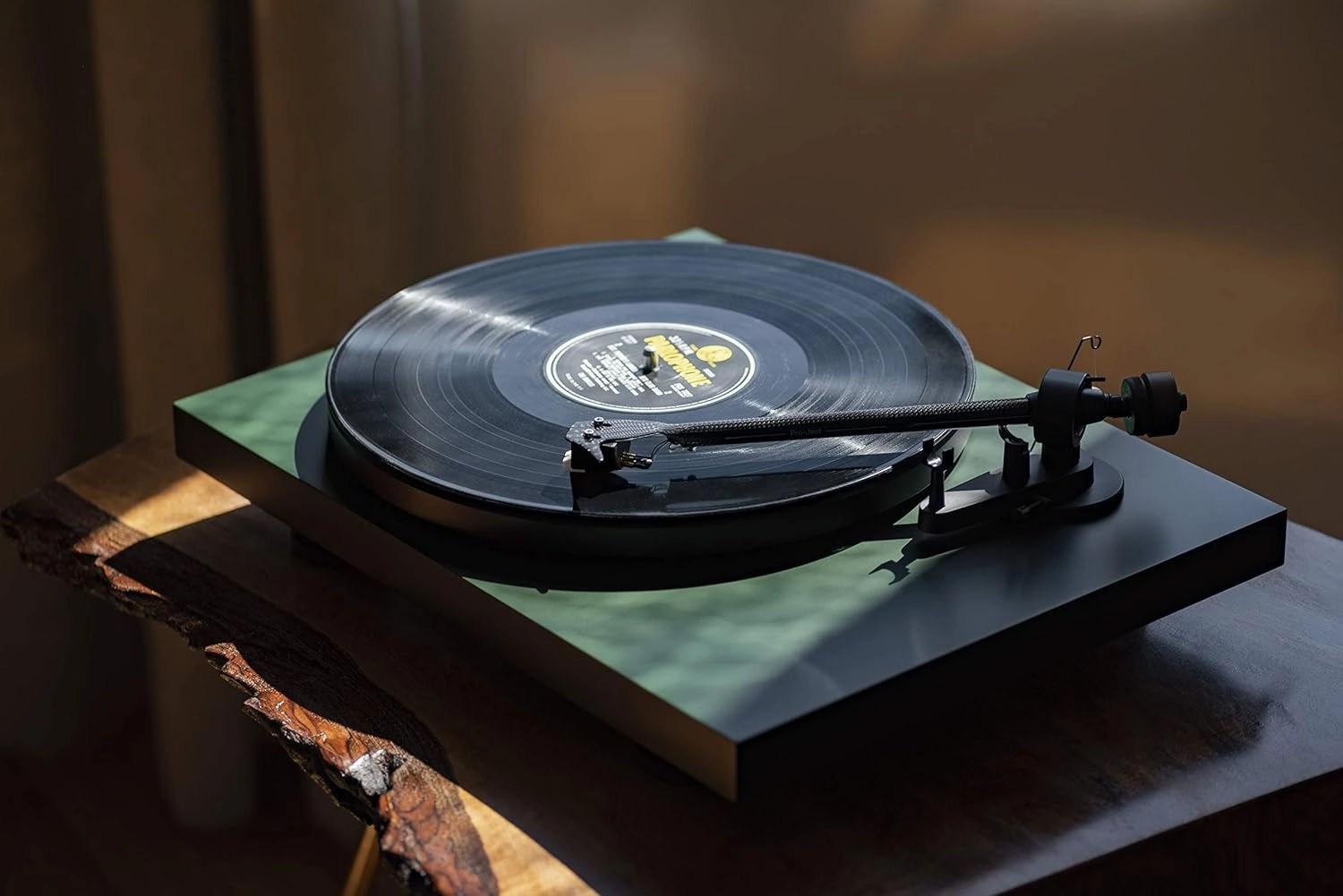 Pro-Ject Debut Carbon EVO, Audiophile Turntable with Carbon Fiber tonearm, Electronic Speed Selection and pre-Mounted Sumiko Rainier Phono Cartridge (Satin Fir Green)