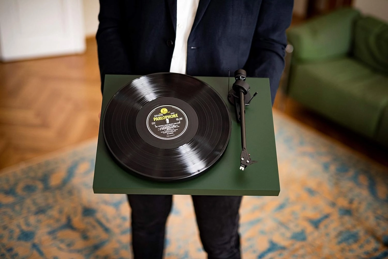 Pro-Ject Debut Carbon EVO, Audiophile Turntable with Carbon Fiber tonearm, Electronic Speed Selection and pre-Mounted Sumiko Rainier Phono Cartridge (Satin Fir Green)