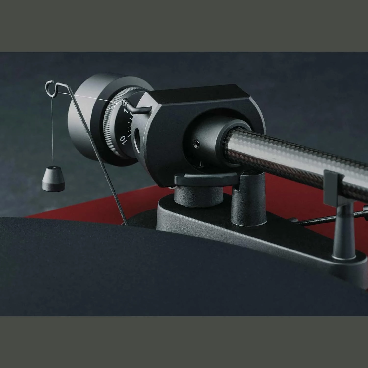 Pro-Ject Debut EVO 2, Next Generation Audiophile Turntable with Carbon Fiber tonearm, Electronic Speed Selection and pre-Mounted Pick it MM EVO Cartridge, Made in Europe (High Gloss Black)