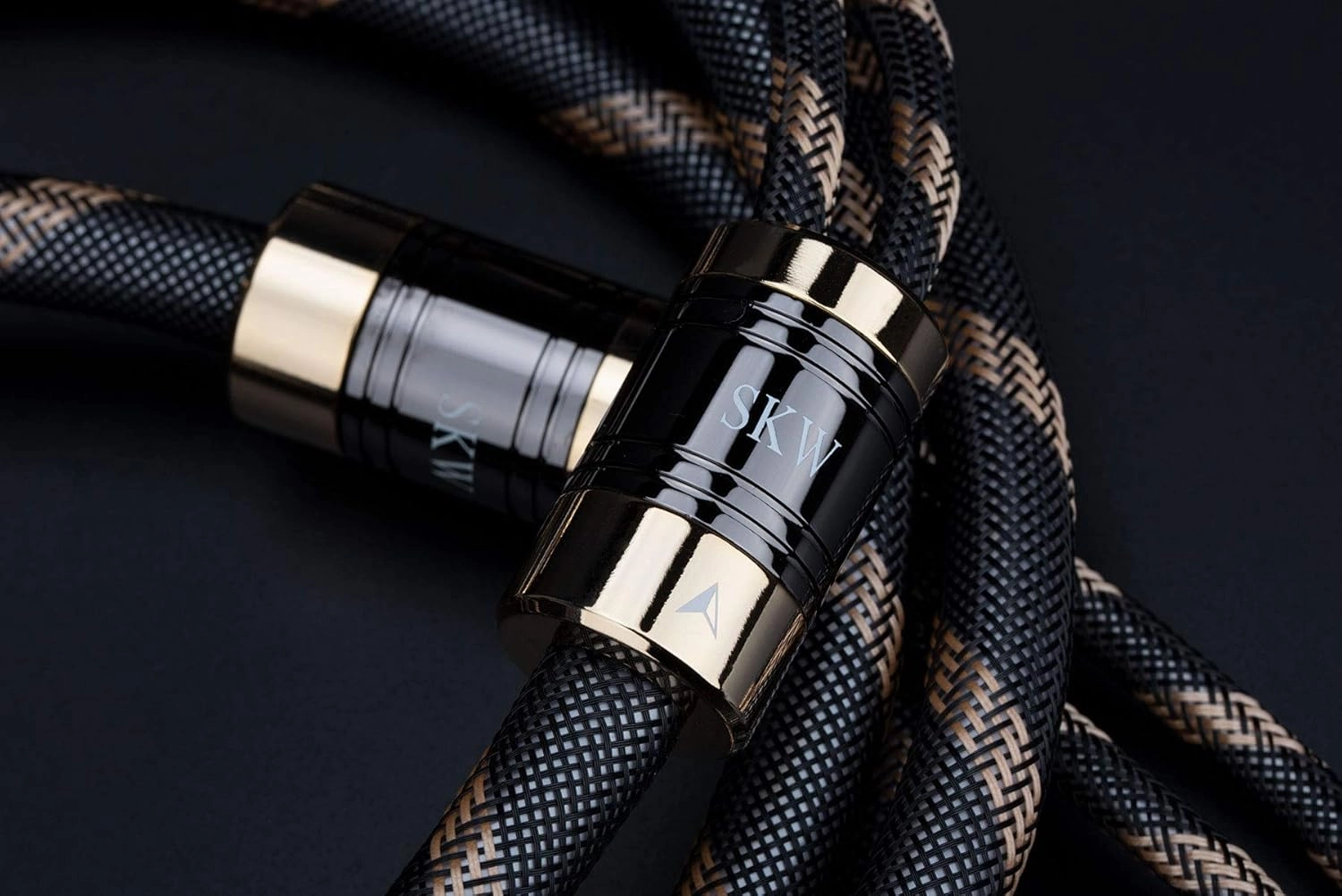 SKW A Pair Audiophile Speaker Cable,Convertible Banana Spade Gold Plated Connector,Nylon Braid,HiFi Quality Cable(8.2ft/2.5M,2 Cables for 2 Speakers)