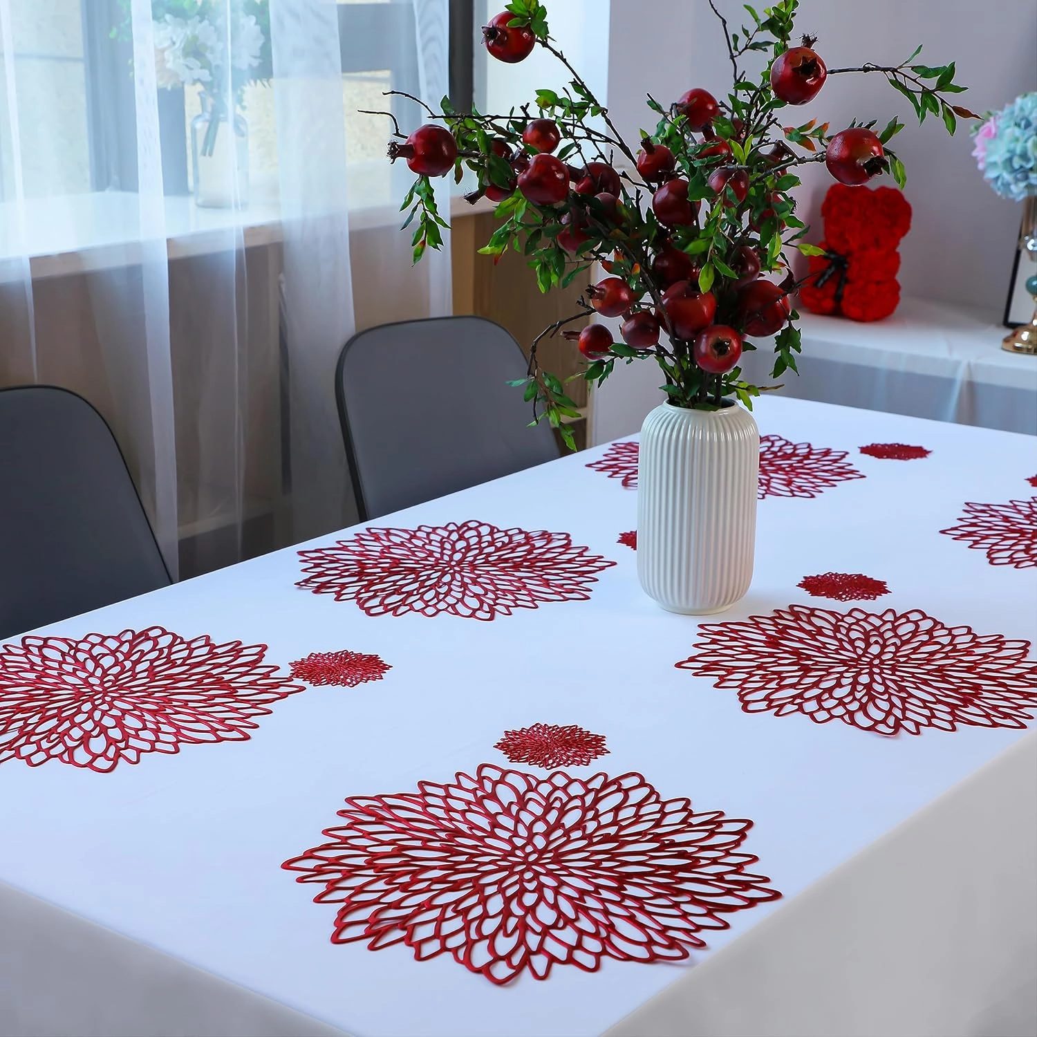 Snowkingdom Red Placemats Pressed Vinyl Metallic Shiny Floral Dinning Mats Round Leaf Table Decoration for Mother's Day Valentine Weddings Mother's Day Christmas Holiday Celebrations Set of 18