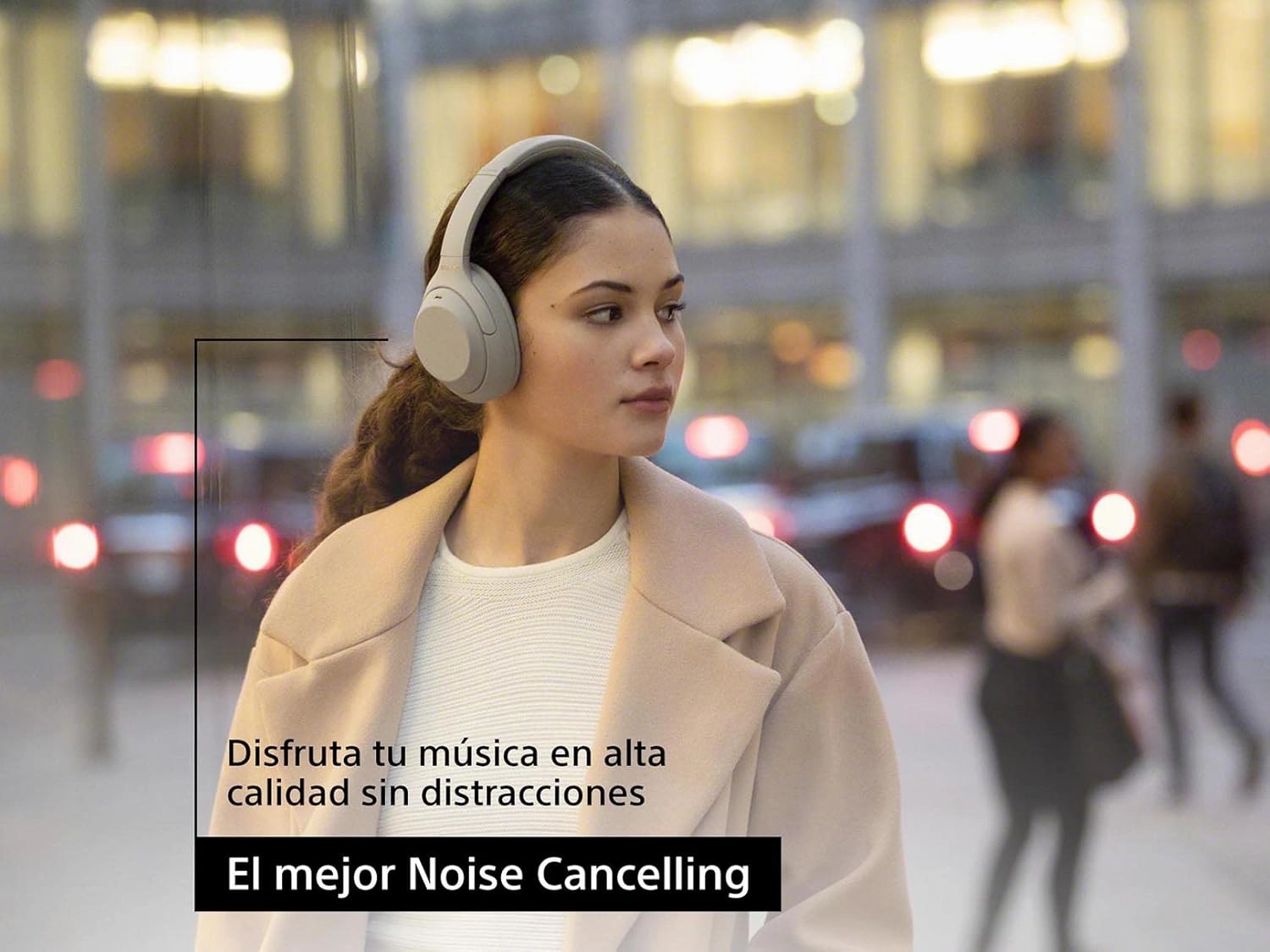 Sony WH-1000XM4 Noise Cancelling Wireless Headphones - 30hr Battery Life - Over Ear Style - Optimised for Alexa and Google Assistant - Built-in mic for Calls - Silver International Version