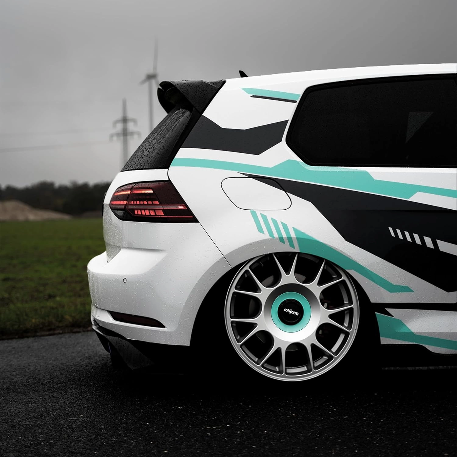 VViViD  Ultra Gloss Premium Vinyl Car Wrap Film (100ft x 5ft, Gloss White)