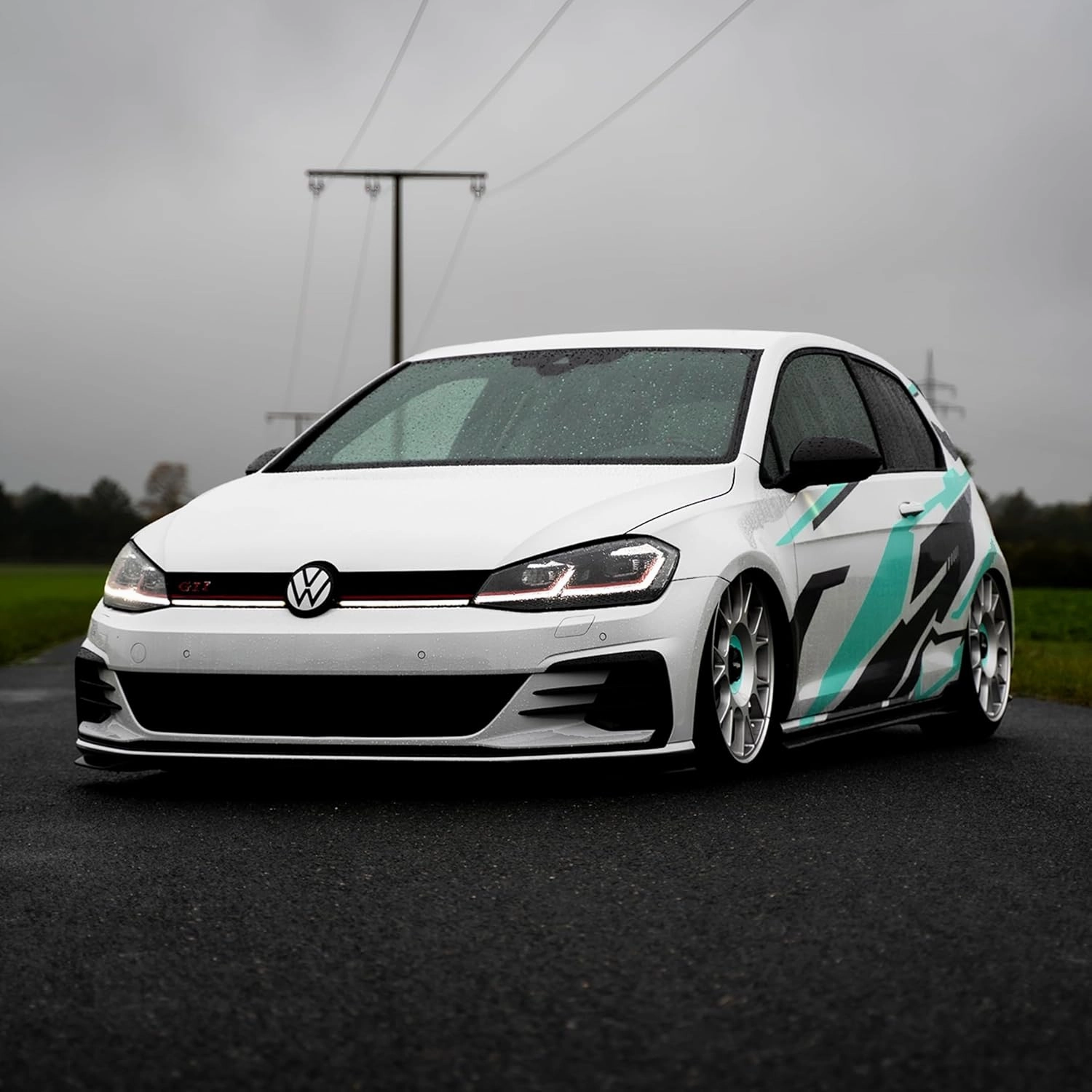 VViViD  Ultra Gloss Premium Vinyl Car Wrap Film (100ft x 5ft, Gloss White)