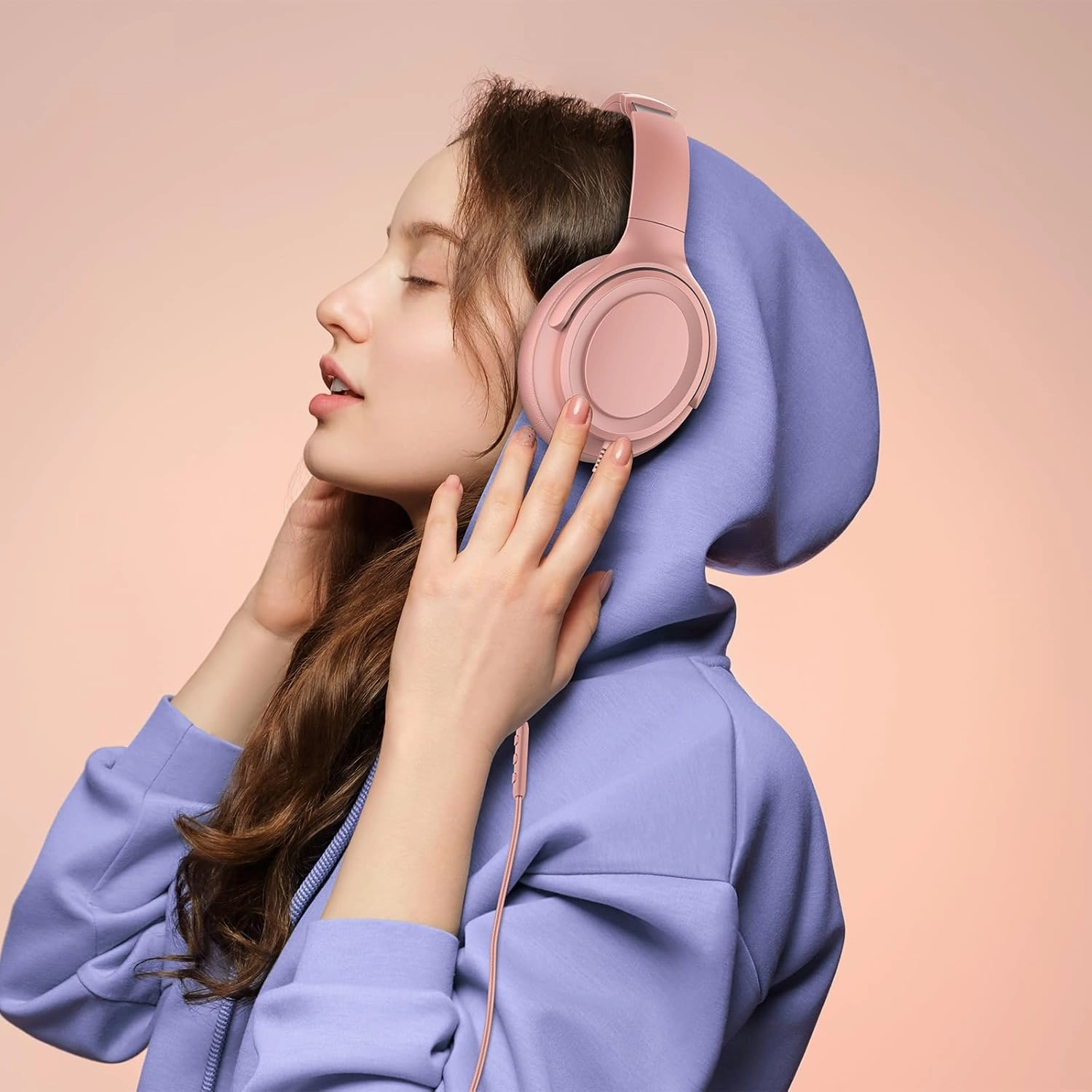 Wired Over-Ear Headphones with USB C Connector, Hi-Fi Stereo Sound, Noise-Isolating Ear Cups, Comfortable Fit for USB C Devices (Gold)