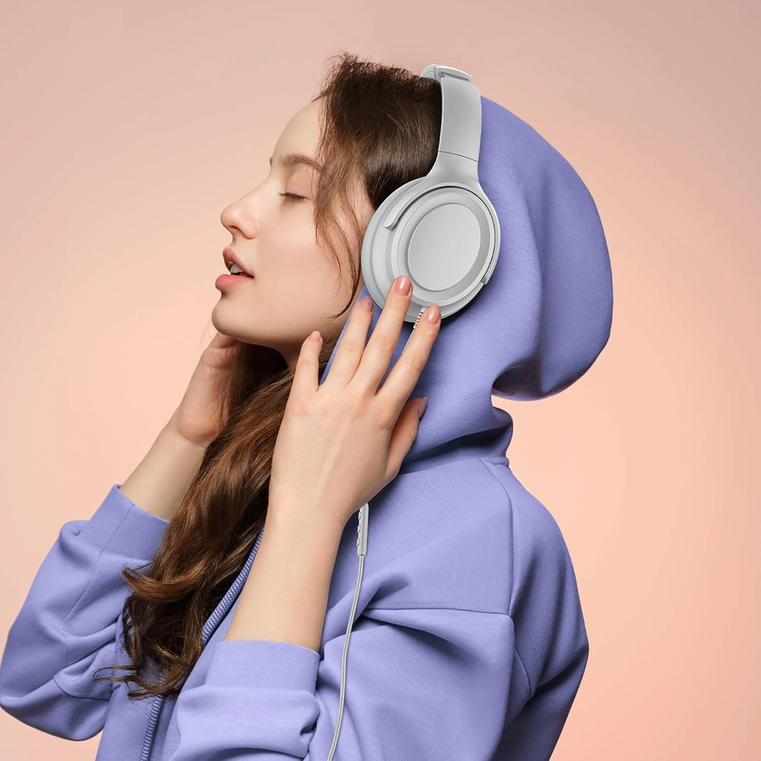 Wired Over-Ear Headphones with USB C Connector, Hi-Fi Stereo Sound, Noise-Isolating Ear Cups, Comfortable Fit for USB C Devices (Silver)